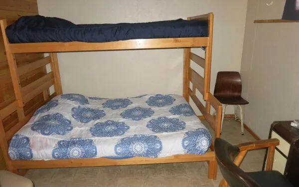 Cabin 6 bedroom